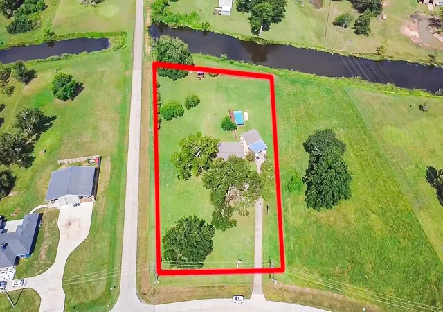 27th image of 720 Winchester Trl, Angleton, TX 77515 | MLS# 17633720
