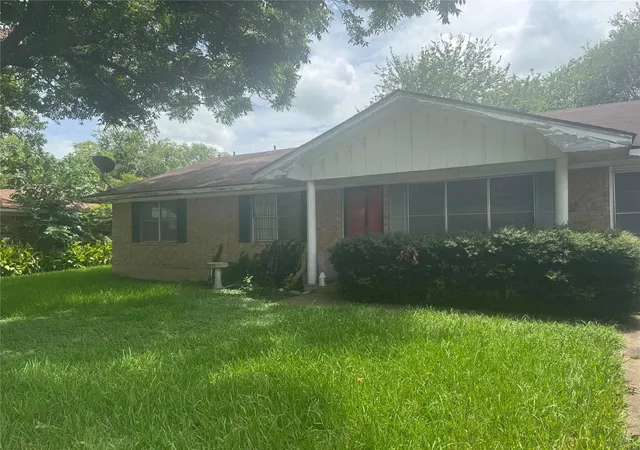 1st image of 1209 W Jefferson St, Brenham, TX 77833 | MLS# 68382503
