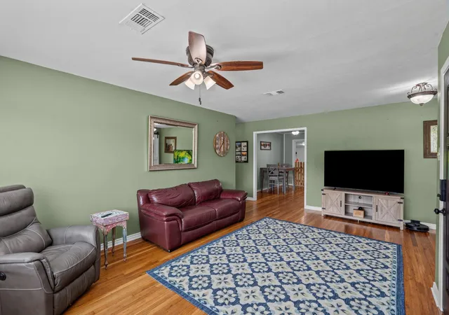 2nd image of 4630 Hudson Rd, Santa Fe, TX 77517 | MLS# 61186318