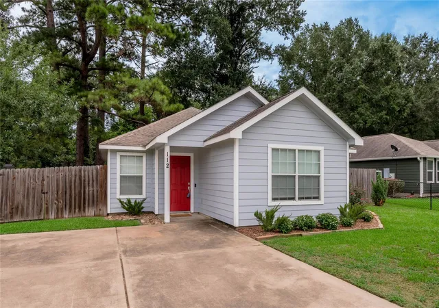 1st image of 112 Bernice Dr, Huntsville, TX 77320 | MLS# 53341225
