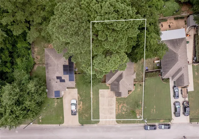 2nd image of 112 Bernice Dr, Huntsville, TX 77320 | MLS# 53341225