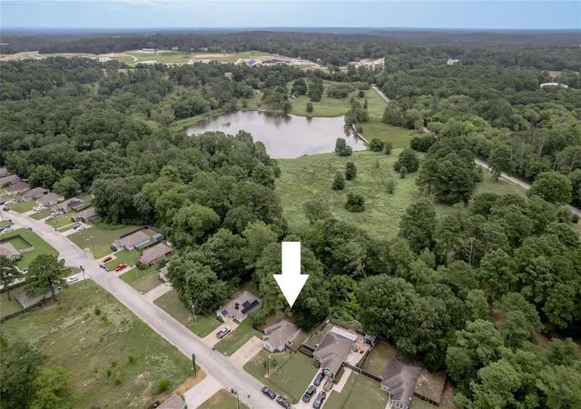 3rd image of 112 Bernice Dr, Huntsville, TX 77320 | MLS# 53341225