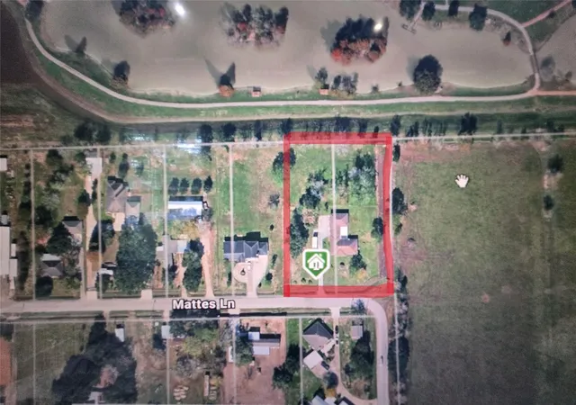 21st image of 318 County Road 296d, Alvin, TX 77511 | MLS# 68318066