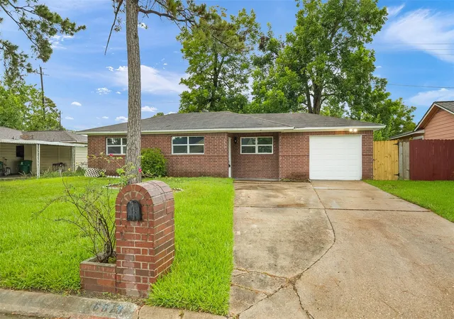 Photo 2 of Single family home for sale at 6618 Hartwick Rd, Houston, TX 77016 | MLS# 70242707 | Listing updated on 2026-08-14