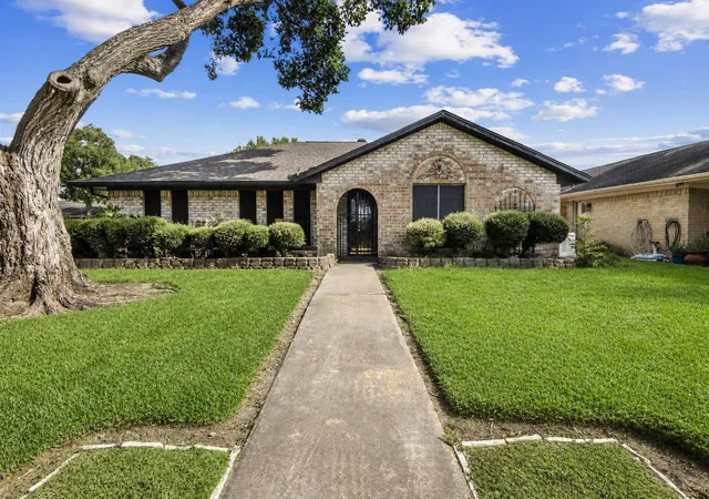 Photo 1 of Single family home for sale at 201 E Temperance Ln, Deer Park, TX 77536 | MLS# 32655365 | Listing updated on 2026-09-19