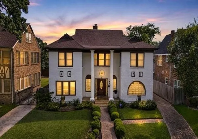 2nd image of 2421 Calumet St, Houston, TX 77004 | MLS# 65059232
