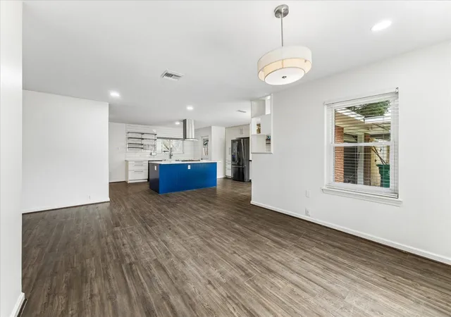 Photo 2 of Sale Pending at 2107 Wilde Rock Way, Houston, TX 77018 | MLS# 89115341 | Listing updated on 2026-09-16