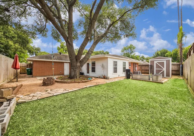 Photo 4 of Sale Pending at 2107 Wilde Rock Way, Houston, TX 77018 | MLS# 89115341 | Listing updated on 2026-09-16