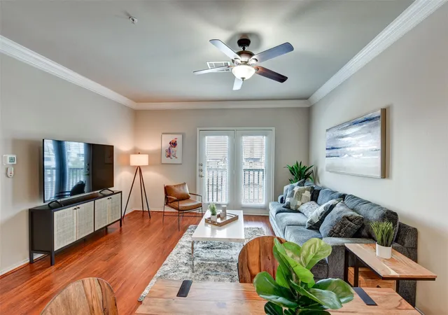 2nd image of 2400 Mccue Rd #448, Houston, TX 77056 | MLS# 9268239