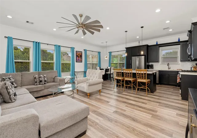 2nd image of 792 Paul Quinn St, Houston, TX 77091 | MLS# 85851344
