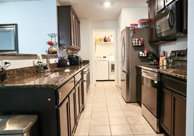 5th image of 6242 El Topacio Dr, Houston, TX 77048 | MLS# 24877784