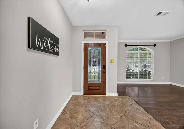 3rd image of 11618 Peachwood Lake Dr, Sugar Land, TX 77498 | MLS# 25148005
