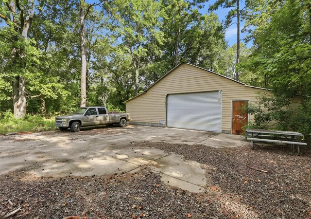3rd image of 31577 Bohlssen Rd, New Caney, TX 77357 | MLS# 73208020