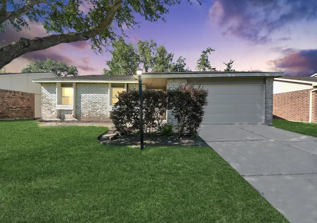 Photo 1 of Single family home for sale at 6834 Kearney Dr, Richmond, TX 77469 | MLS# 68529343 | Listing updated on 2026-09-13