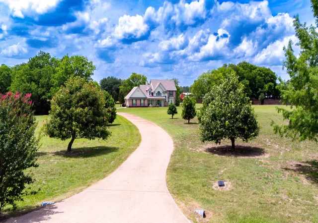 Photo 2 of Single family home for sale at 180 Vz County Rd 4137, Canton, TX 75103 | MLS# 4764476 | Listing updated on 2026-09-12