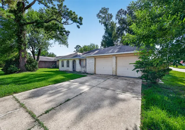 3rd image of 9702 Hillis St, Houston, TX 77078 | MLS# 63128271
