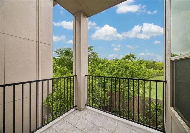 5th image of 9628 Cambridge Manor Ln, Houston, TX 77045 | MLS# 63950619