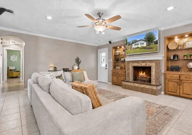 Photo 4 of Single family home for sale at 2418 Lufkin Ln, Deer Park, TX 77536 | MLS# 31968616 | Listing updated on 2026-09-28