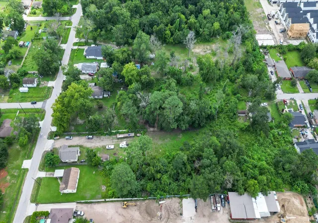 Photo 3 of Single family home for sale at 1321 De Soto St, Houston, TX 77091 | MLS# 21827151 | Listing updated on 2026-08-10