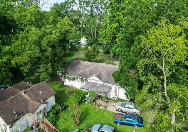 Photo 4 of Single family home for sale at 1321 De Soto St, Houston, TX 77091 | MLS# 21827151 | Listing updated on 2026-08-10