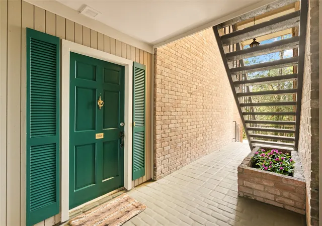 4th image of 2238 S Piney Point Rd #102, Houston, TX 77063 | MLS# 92072495