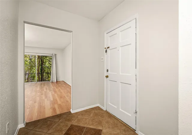 5th image of 2238 S Piney Point Rd #102, Houston, TX 77063 | MLS# 92072495
