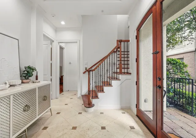 2nd image of 521 Lovett Blvd, Houston, TX 77006 | MLS# 5406148