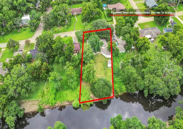 image of 115 Southern Oaks Dr, Lake Jackson, TX 77566 | MLS# 38938891
