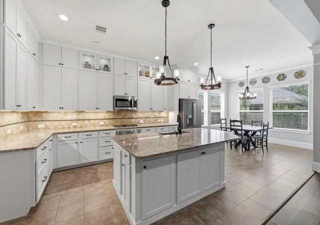 3rd image of 31410 Brighton Brook Ln, Spring, TX 77386 | MLS# 14939551