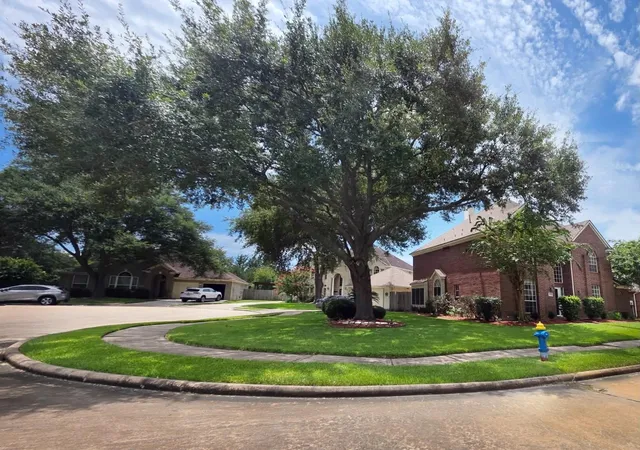 Photo 2 of Single family home for sale at 14131 Glasgow Pl, Houston, TX 77077 | MLS# 88485069 | Listing updated on 2026-09-14