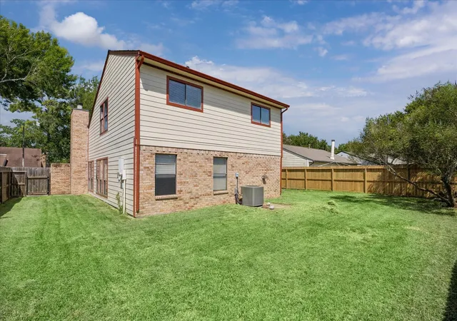 5th image of 15714 Pipers View Dr, Webster, TX 77598 | MLS# 41332363