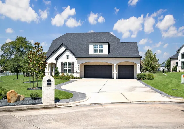 Photo 1 of Sale Pending at 12050 White Oak Ranch Dr, Conroe, TX 77304 | MLS# 20603580 | Listing updated on 2026-09-18
