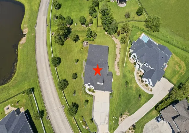 Photo 3 of Sale Pending at 12050 White Oak Ranch Dr, Conroe, TX 77304 | MLS# 20603580 | Listing updated on 2026-09-18