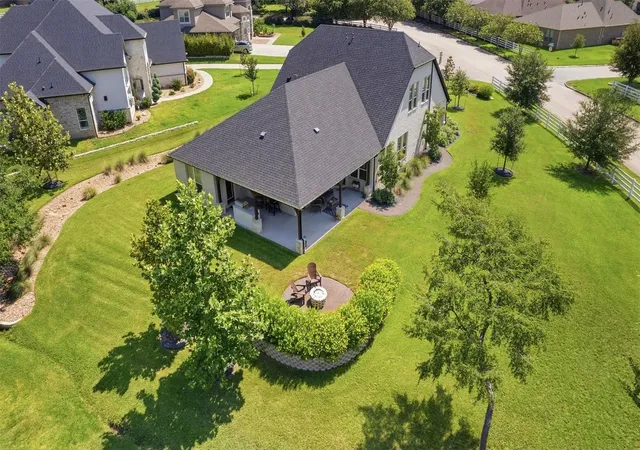 Photo 3 of Sale Pending at 12050 White Oak Ranch Dr, Conroe, TX 77304 | MLS# 20603580 | Listing updated on 2026-09-18
