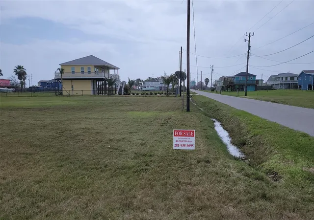Photo 2 of Land for sale at 4003 2nd Street, Galveston, TX 77554 | MLS# 11753713 | Listing updated on 2026-09-10