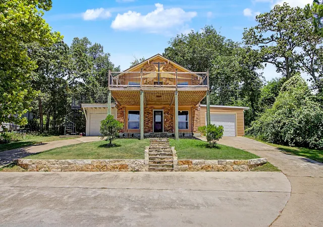 Photo 3 of Single family home for sale at 17 Lakeview Dr, Normangee, TX 77871 | MLS# 41640543 | Listing updated on 2026-08-11