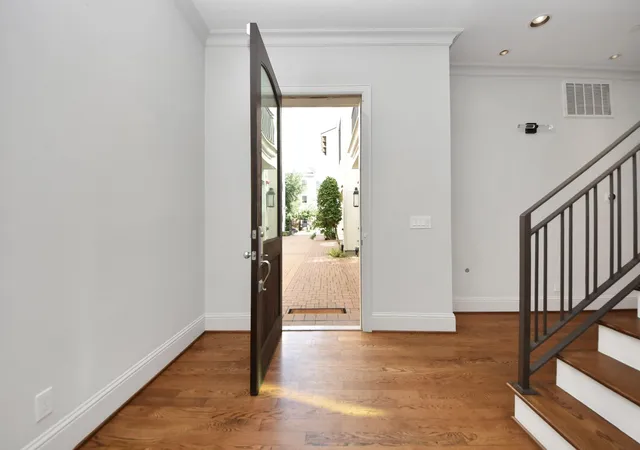 2nd image of 1608 Nevada St #C, Houston, TX 77006 | MLS# 51608254