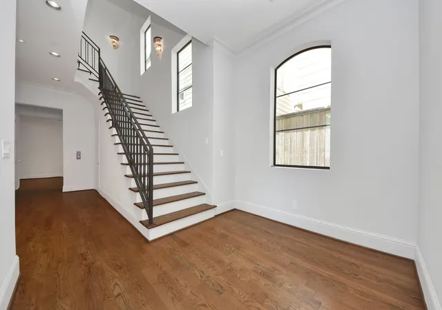 3rd image of 1608 Nevada St #C, Houston, TX 77006 | MLS# 51608254