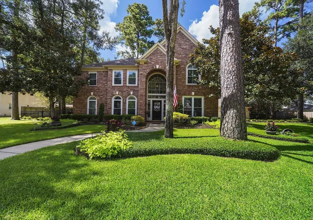 Photo 3 of Single family home for sale at 13815 Lakewood Crossing Blvd, Houston, TX 77070 | MLS# 74601043 | Listing updated on 2026-09-21