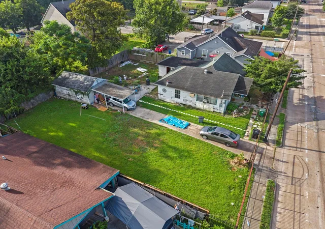 12th image of 5604 Elysian St, Houston, TX 77009 | MLS# 33952597