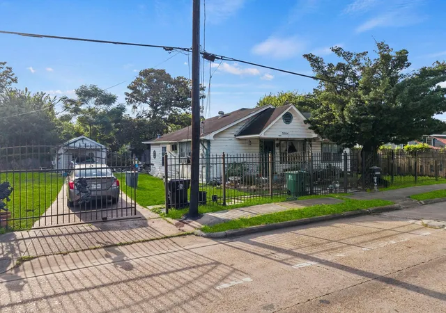 3rd image of 5604 Elysian St, Houston, TX 77009 | MLS# 33952597