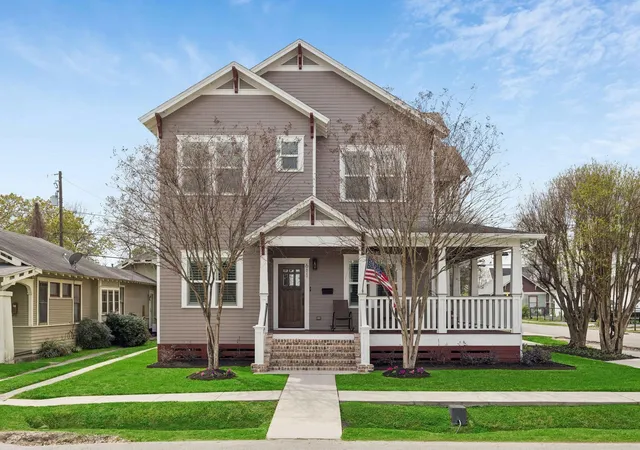 Photo 1 of Sale Pending at 611 Cordell St, Houston, TX 77009 | MLS# 90019932 | Listing updated on 2026-09-10