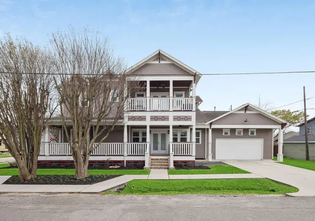 Photo 2 of Sale Pending at 611 Cordell St, Houston, TX 77009 | MLS# 90019932 | Listing updated on 2026-09-10