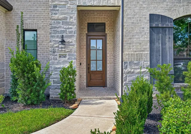 4th image of 6710 Sterling Springs Ln, Katy, TX 77493 | MLS# 35902103