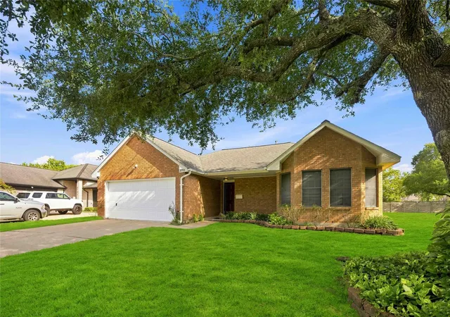 1st image of 2755 N Larkspur Cir, Pearland, TX 77584 | MLS# 2731108
