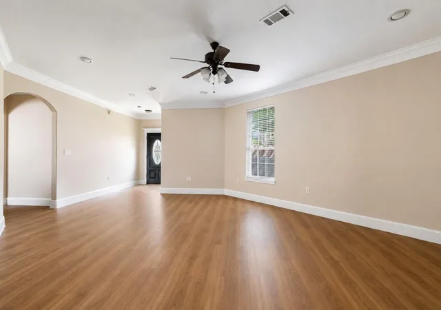 5th image of 108 Harbour Town Cir, Montgomery, TX 77356 | MLS# 91414242