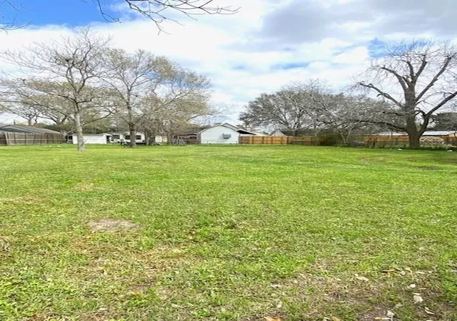 Photo 3 of Single family home for sale at 708 N Wharton St, El Campo, TX 77437 | MLS# 72604183 | Listing updated on 2026-08-22