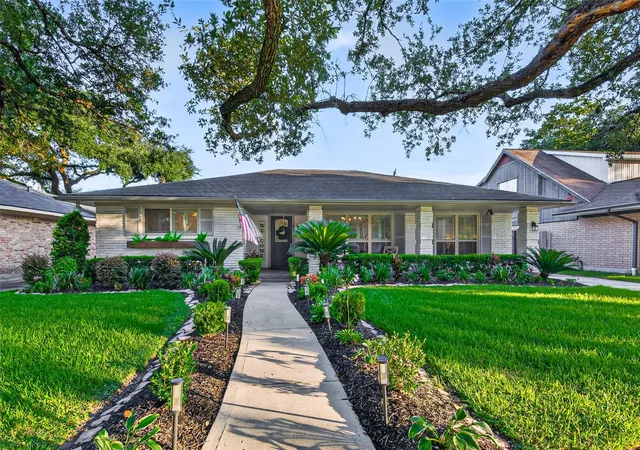 5th image of 5531 Lymbar Dr, Houston, TX 77096 | MLS# 87375872