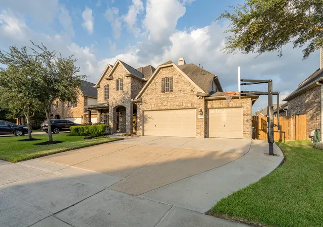 Photo 2 of Sale Pending at 16810 White Sage Ct, Cypress, TX 77433 | MLS# 98980616 | Listing updated on 2026-09-21