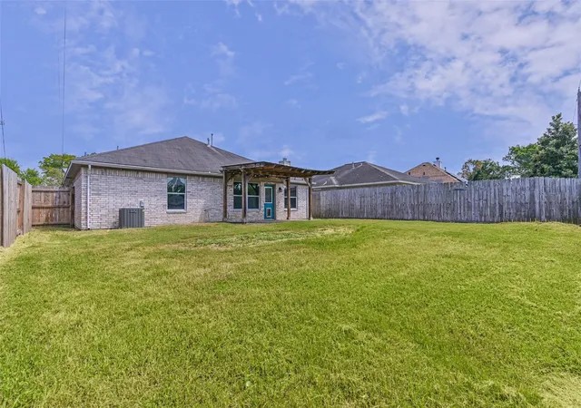 29th image of 911 Ruth Cir, Texas City, TX 77591 | MLS# 36033772